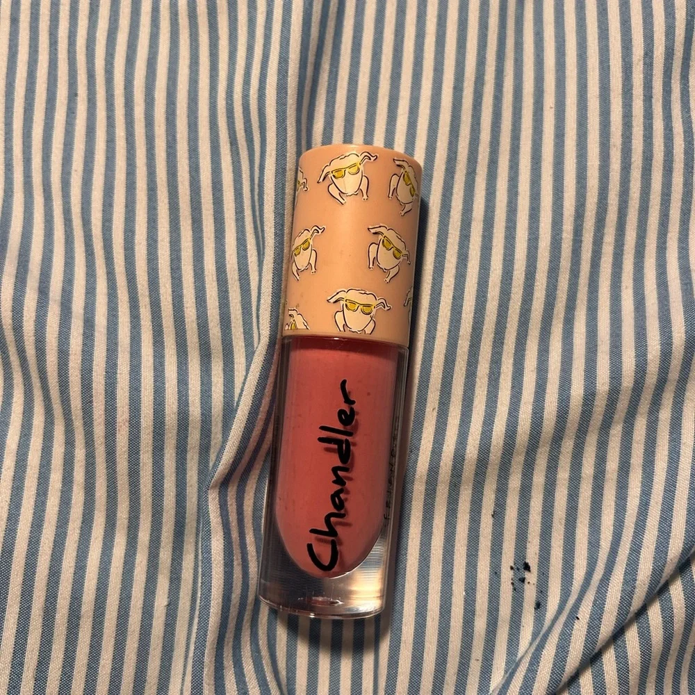 FRIENDS X Revolution Themed Lipstick Set